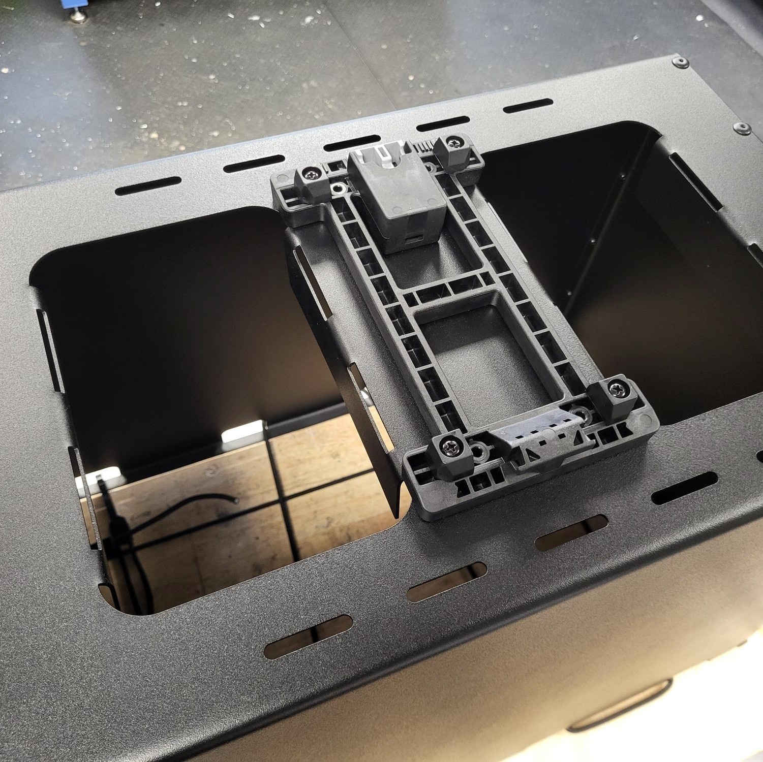 MIK AD plaat; MIK adapterplaat met sleutel.