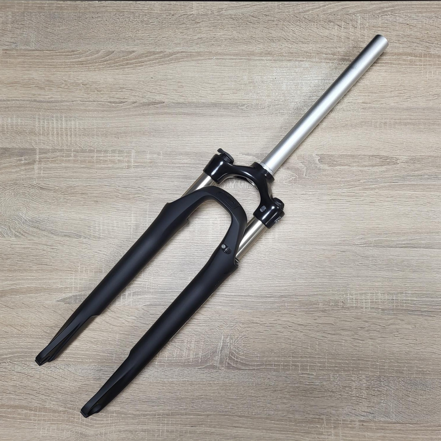 VVO SR NX1; Voorvork Suntour NX1 Disc preload+lock-out