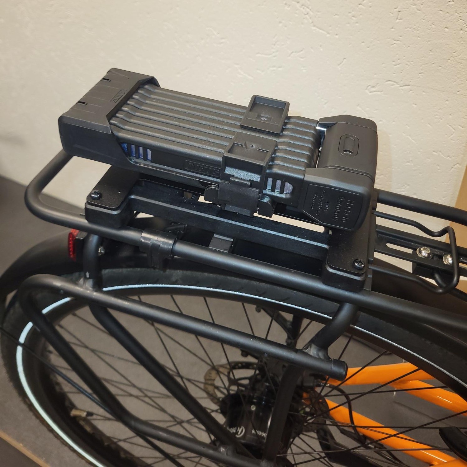 JP8264; montage plaat op MIK adaptor 2x64