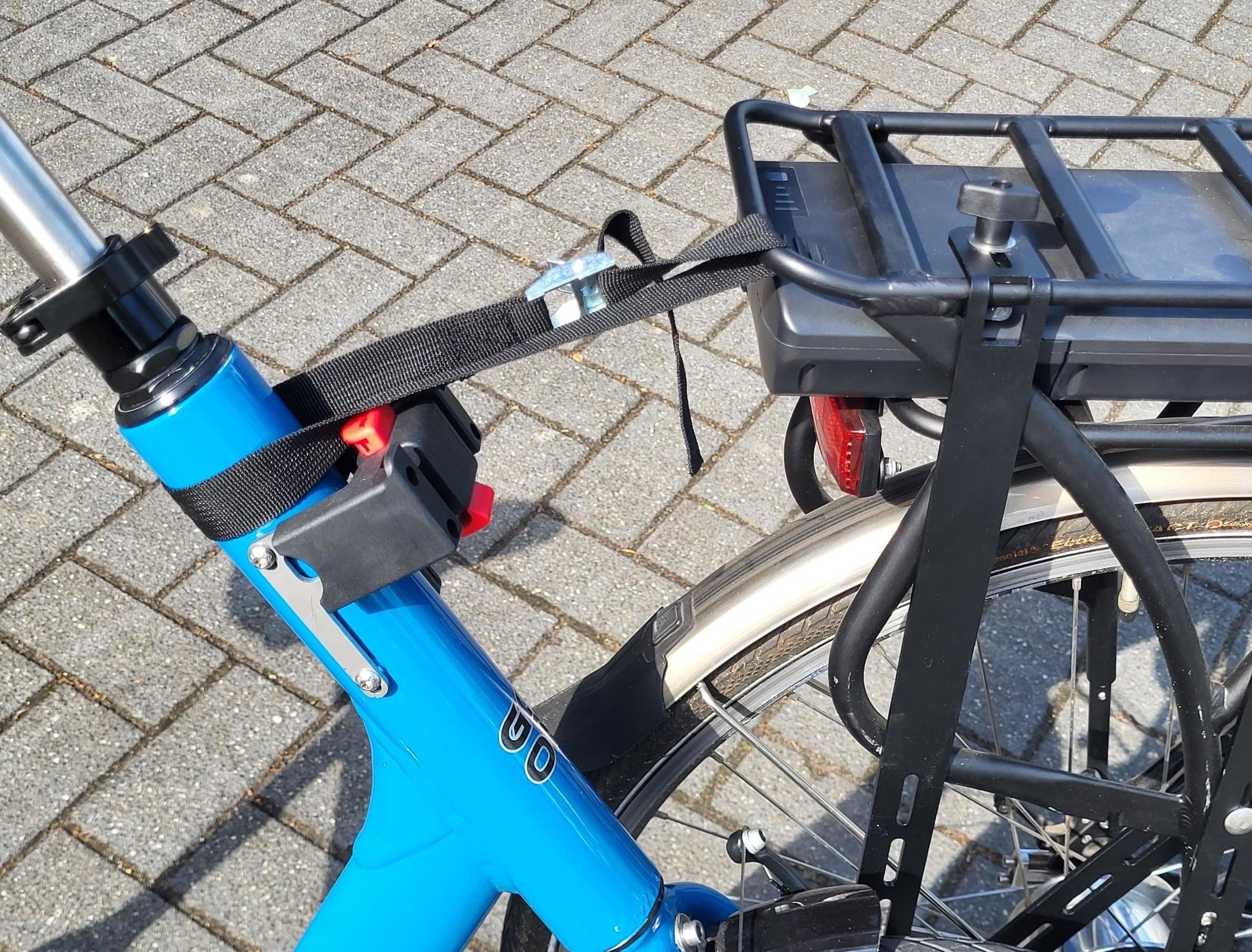 JP7610; Optie Go-On, Aanhang beugel fiets