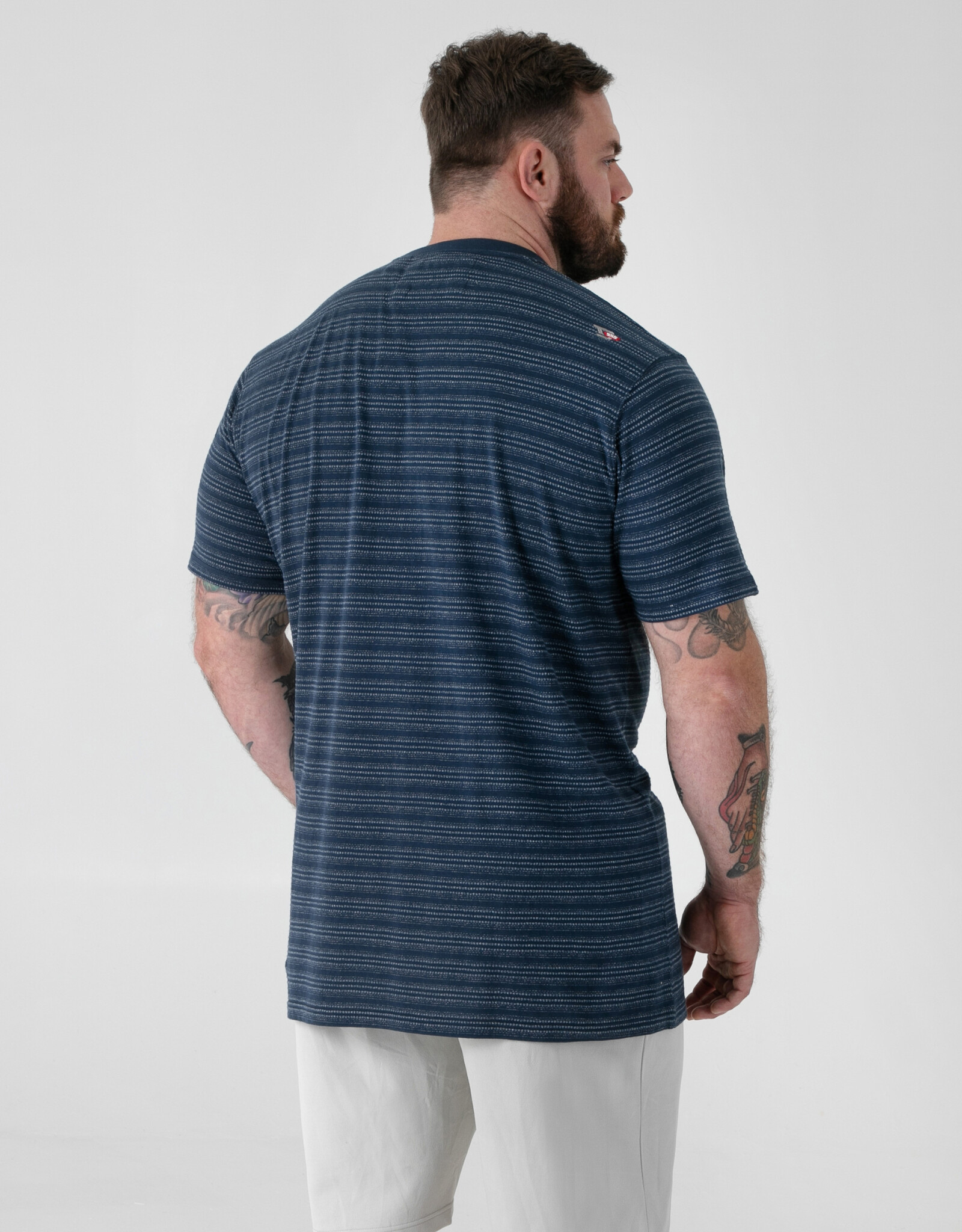 D-555 DINGLE High-Low Jacquard Crew Neck T-shirt met Zak navy