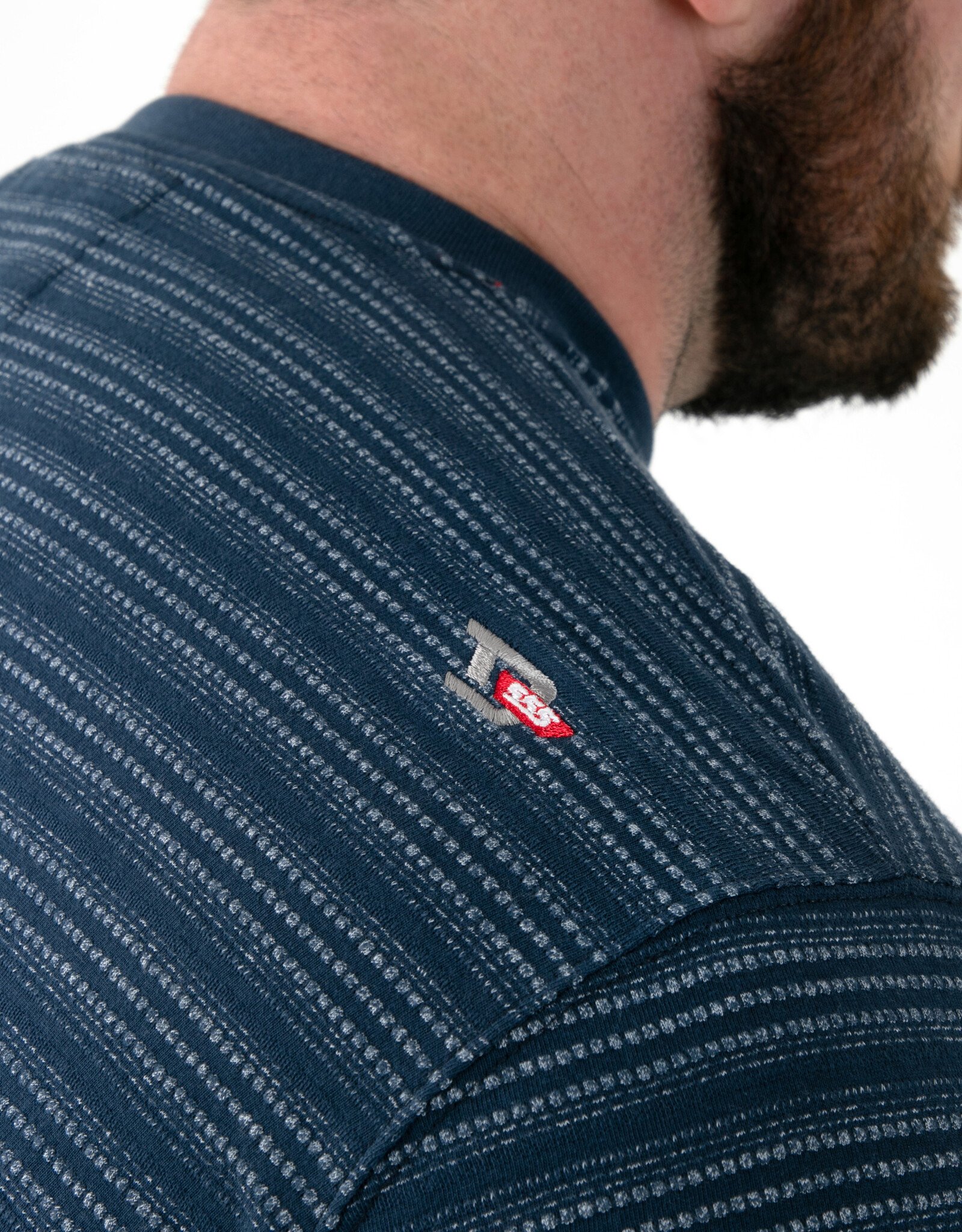 D-555 DINGLE High-Low Jacquard Crew Neck T-shirt met Zak navy