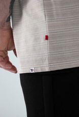 D-555 DINGLE High-Low Jacquard Crew Neck T-shirt met Zak stone