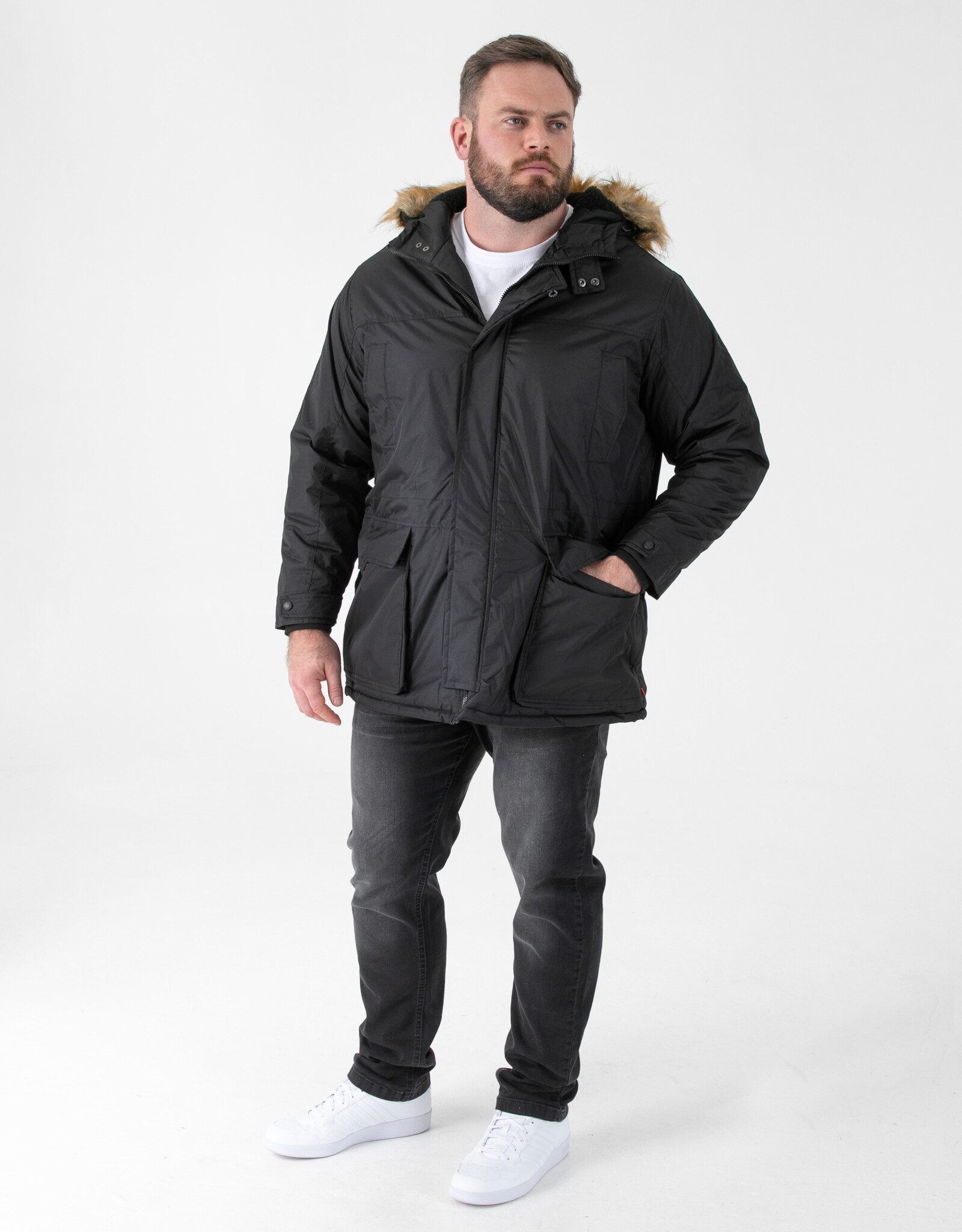 D-555 PARKA met capuchon 'Lovett' khaki
