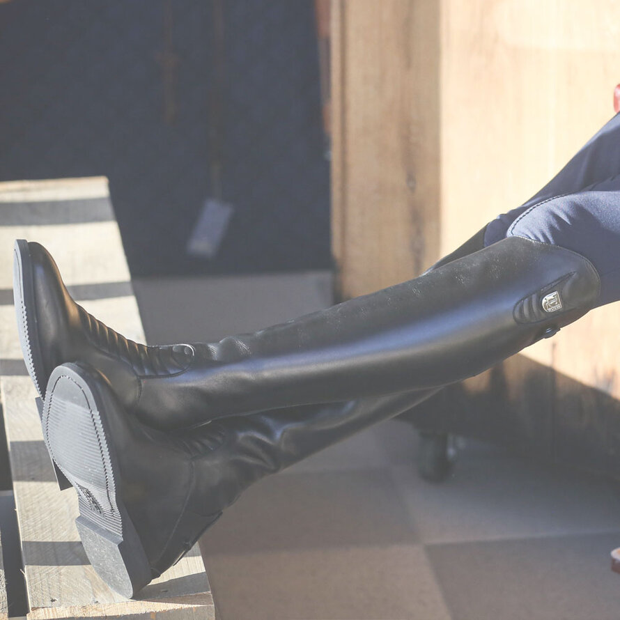 Rijlaarzen, chaps & schoenen