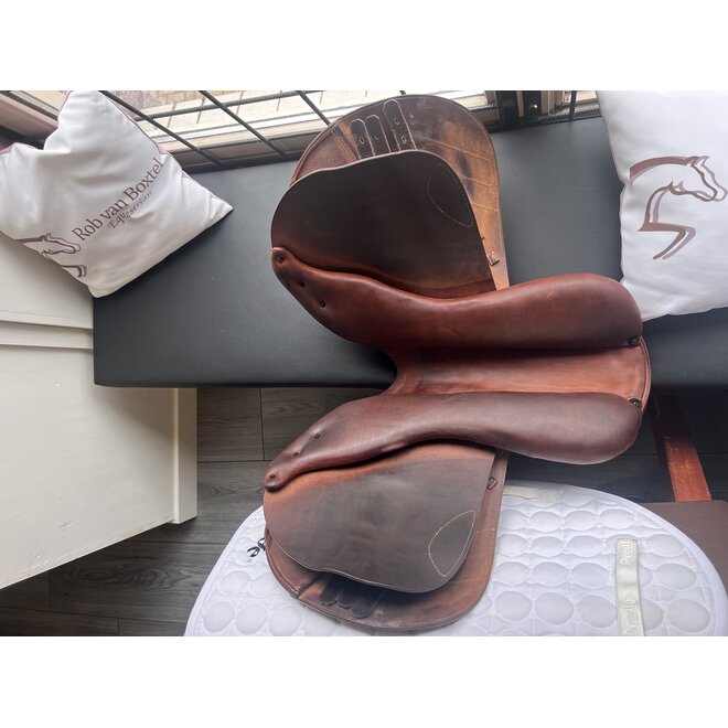 F Jumping Saddle 2025