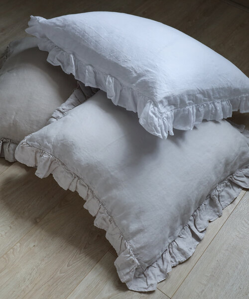 Lily pillowcase