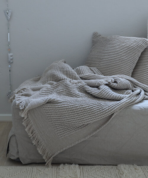 Fiora plaid  und Kissen