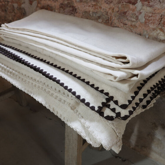 Helsinki plaid and cushion  natural stitching Dark Brown