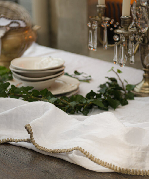 Felice table linen white-stitching dark grey