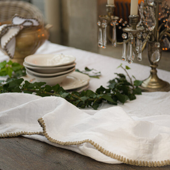 Felice tafellinnen white-stitching dark grey