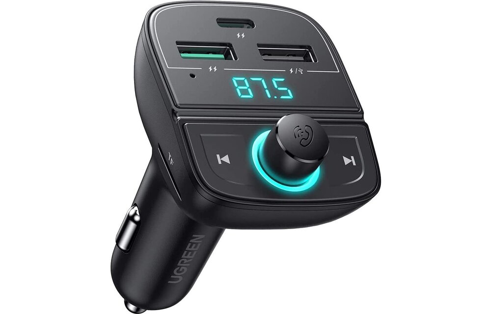 Ugreen – Bluetooth 5.0 Musik-FM-Transmitter und 1 x USB-C und 2 x USB-A Doppel-USB-Port-Autoladegerat – Schwarz