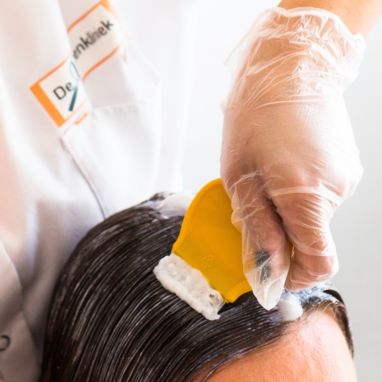 Lice Clinic's Head LiceKit for a professional combing method Luizenkliniek