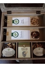 Tea and Herbs Theekistje met 4 soorten vruchtenthee en thee ei
