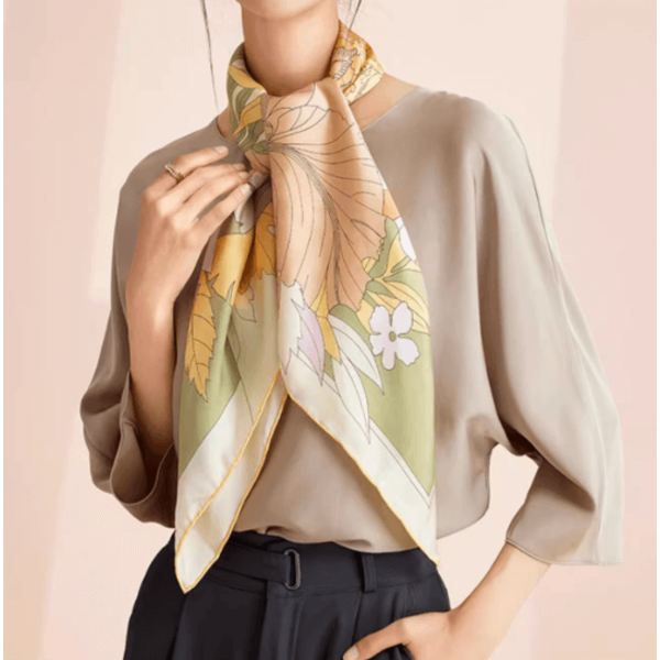 Foulard en soie floral, 100% soie