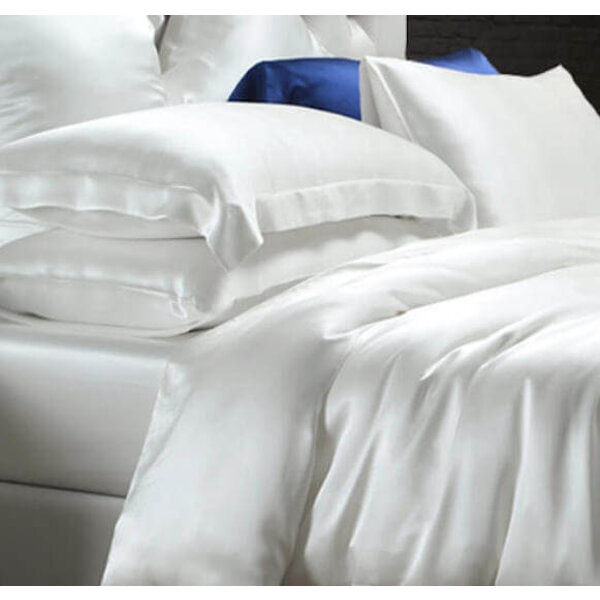 Vente: Housse de couette  en soie + Taie d’oreiller offerte