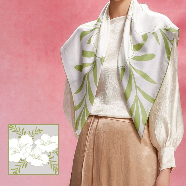 Foulard en soie floral, 100% soie