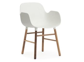 Form armchair walnoot