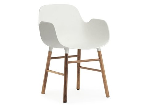 Form armchair walnoot