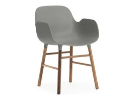 Form armchair walnoot