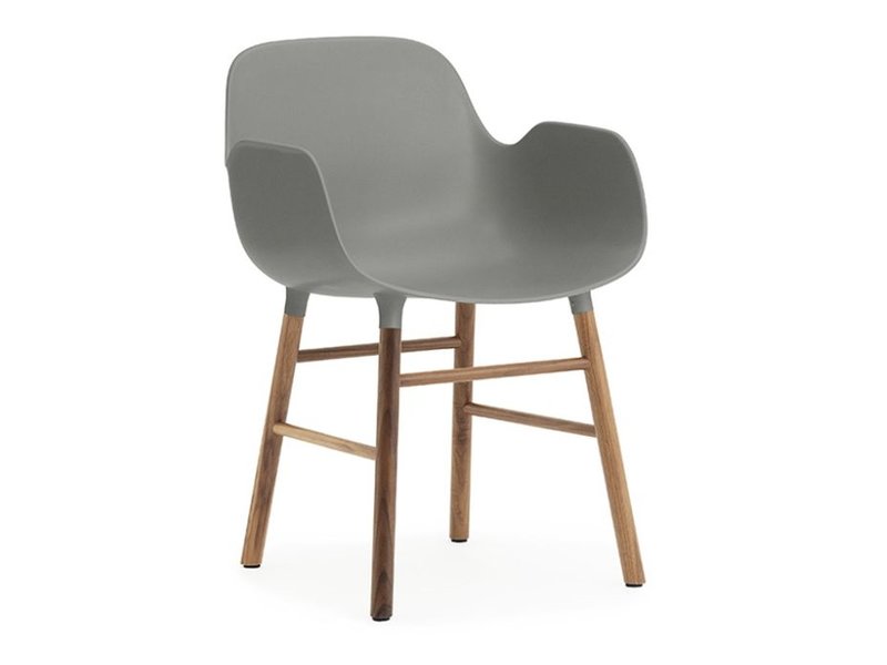 Form armchair walnoot