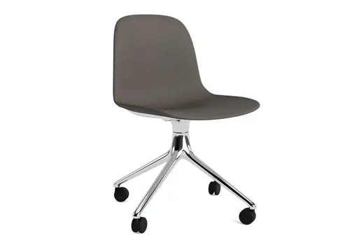 Normann Copenhagen Form Fauteuil pivotant en cuir Form Fauteuil pivotant en cuir