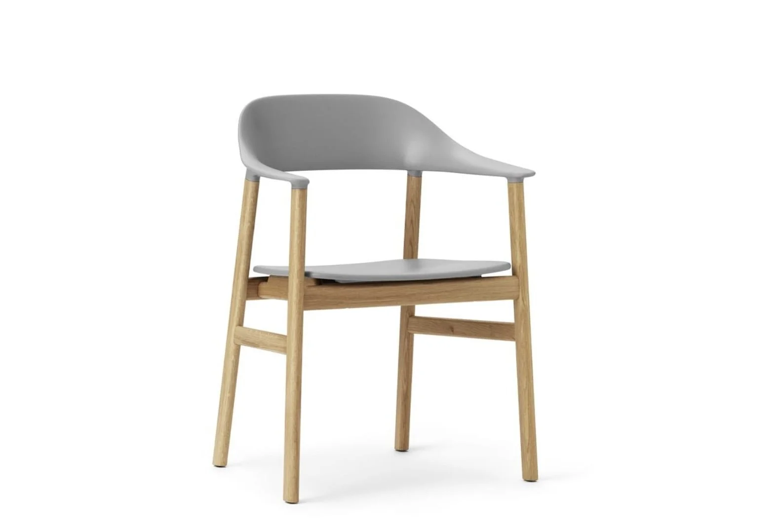 Normann Copenhagen Herit armchair  met kunststof zitvlak en eikenhouten poten