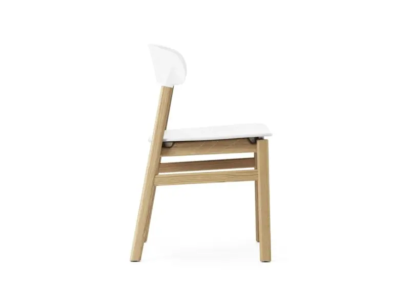 Herit chair met kunststof zitvlak en eikenhouten poten