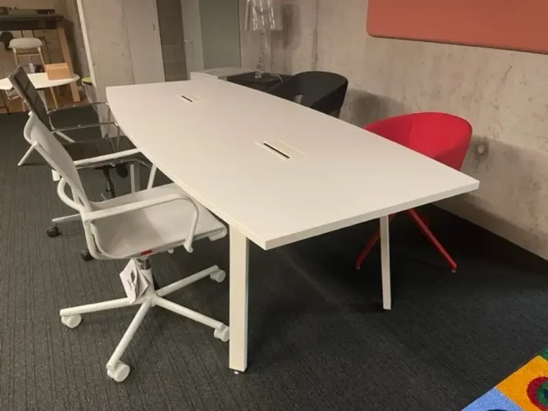 Ogi vergadertafel 240cm - Showroommodel