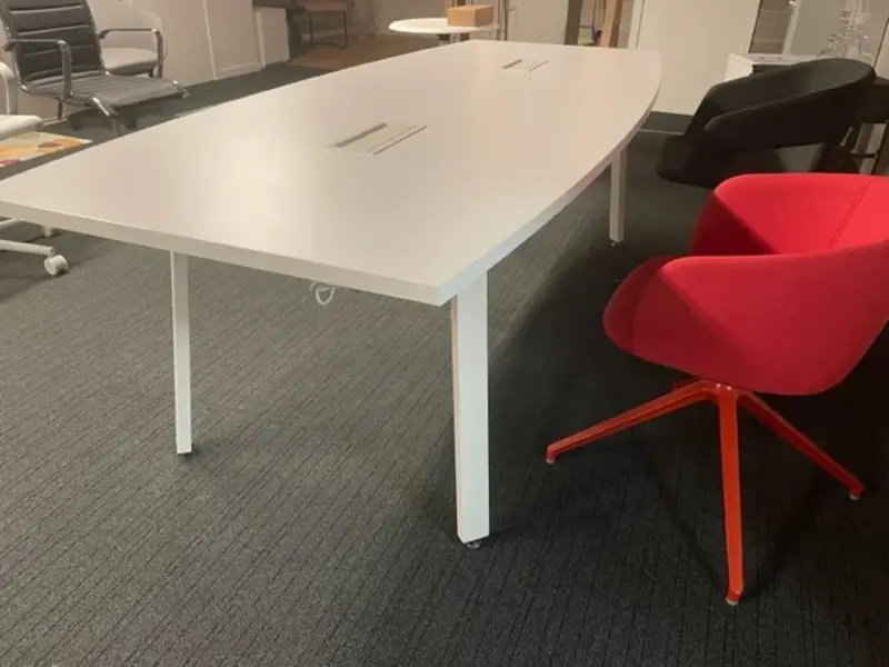 Ogi vergadertafel 240cm - Showroommodel