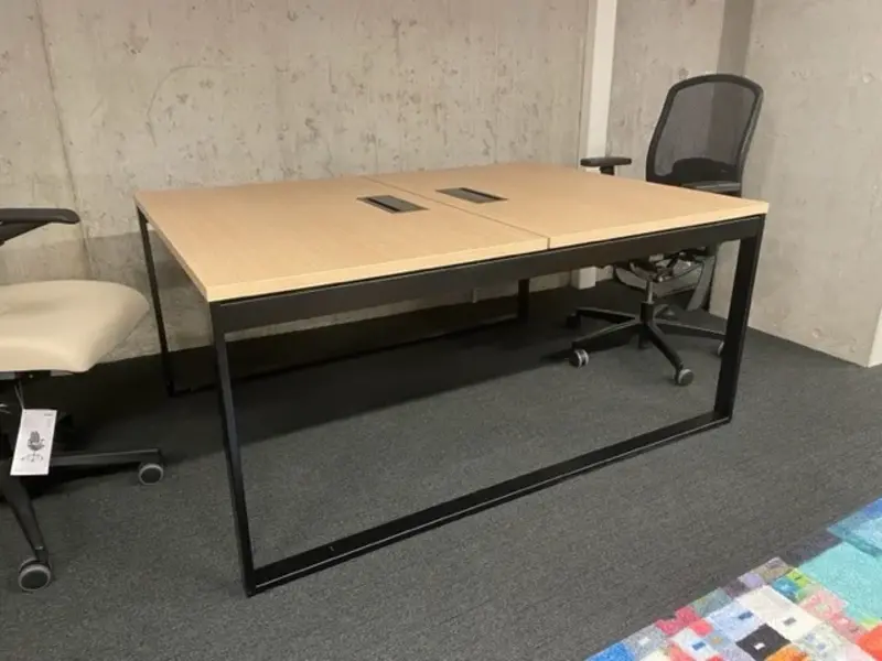 Bureau Ogi-Q îlot 2 personnes Modèle Showroom