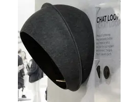 Chat Loop cabine téléphonique recyclée