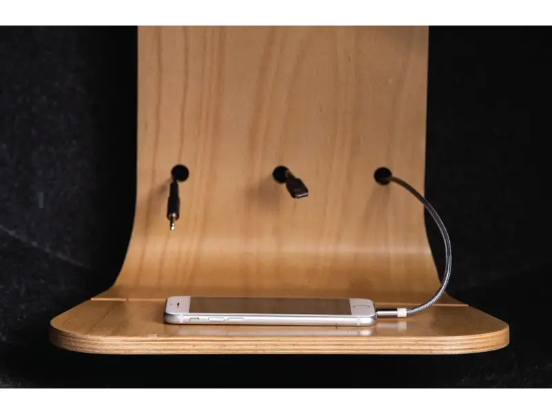 Chat Loop cabine téléphonique recyclée