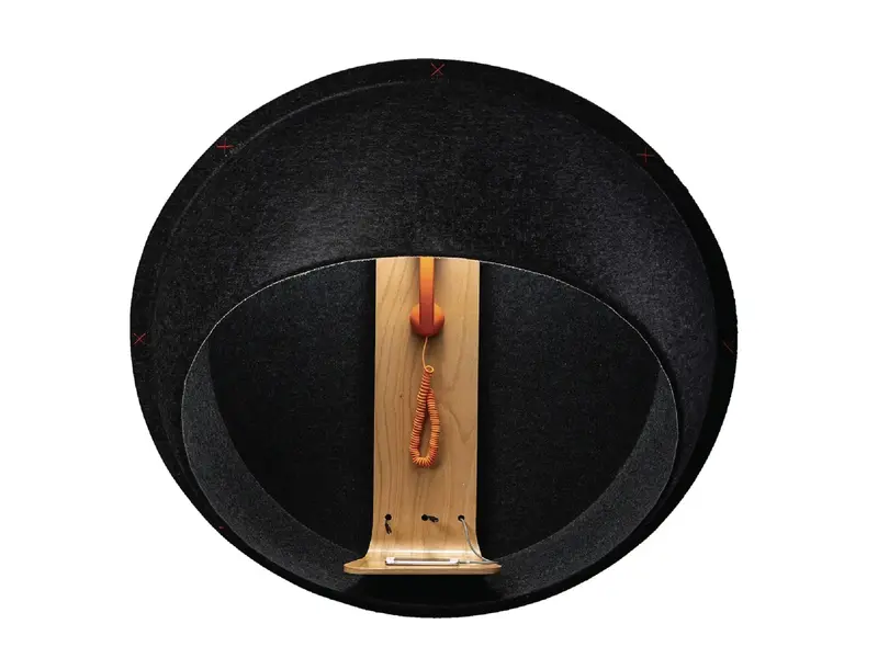 Chat Loop cabine téléphonique recyclée