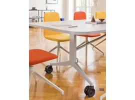 Plex table pliante sur roulettes