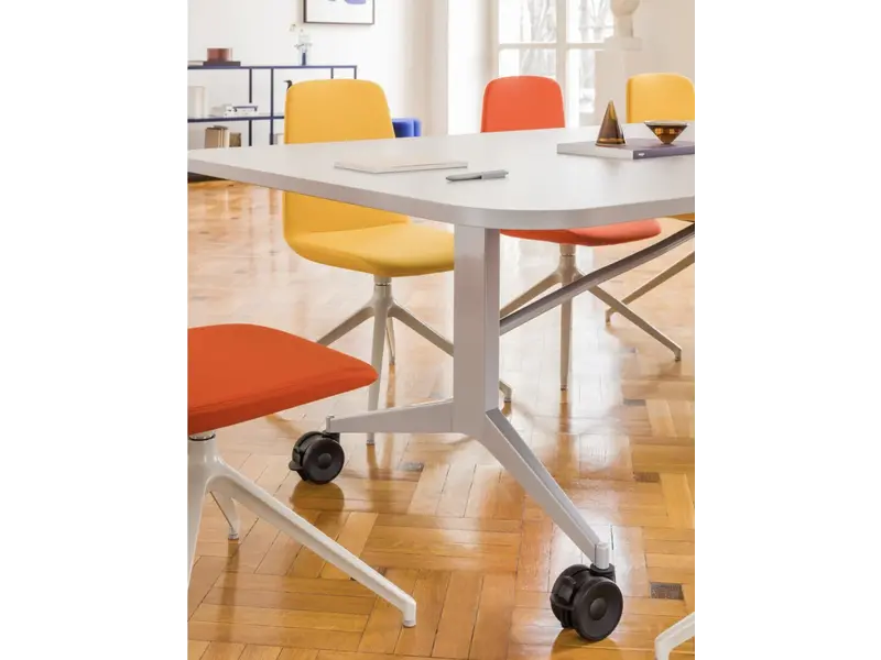 Plex table pliante sur roulettes