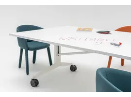 Plex table pliante sur roulettes