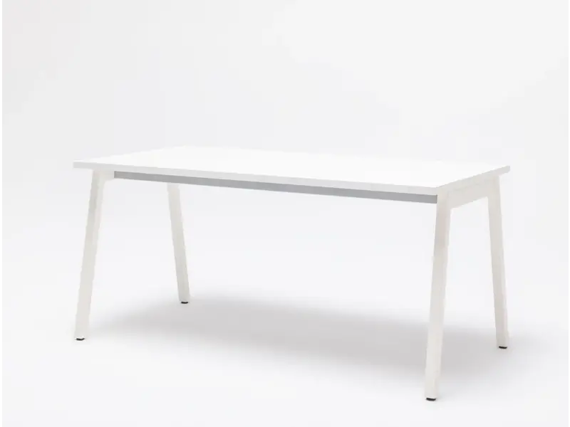 Ogi M bureau design