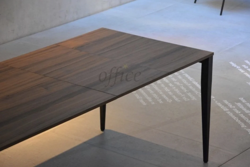 Jan Kurtz Jupiter uitschuifbare tafel uit hout
