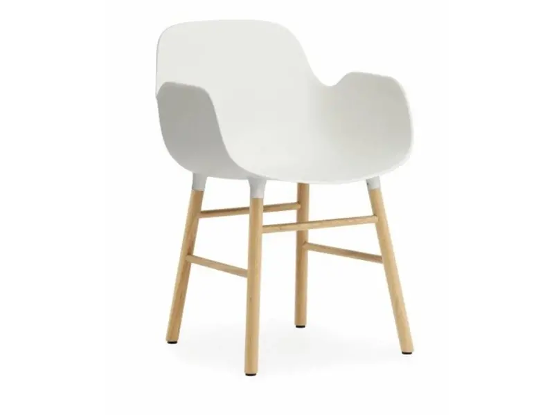 Form armchair eik