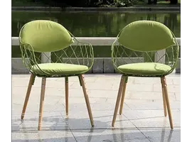 PIÑA chaise avec pieds en hêtre