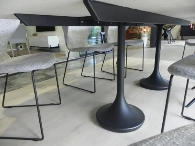 Joli Table Central Faux elyps Table Central Faux elyps