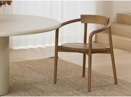 BNO Edo essenhouten stoel – Belgisch design met een speelse twist van Axel Enthoven Edo essenhouten stoel – Belgisch design met een speelse twist van Axel Enthoven