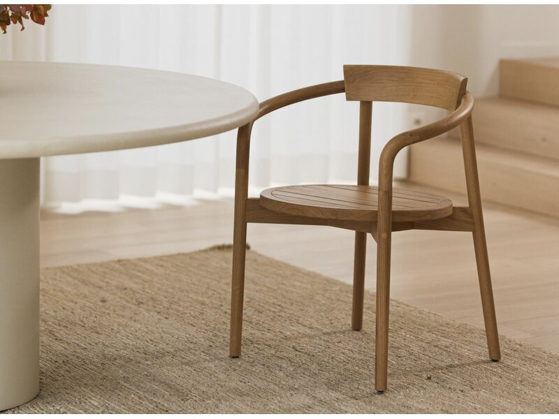 Edo essenhouten stoel – Belgisch design met een speelse twist van Axel Enthoven