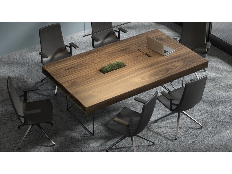 Narbutas Air executive vergadertafel in fineerhout – Design vergadertafel met geïntegreerd kabelbeheer voor directie en vergaderruimtes