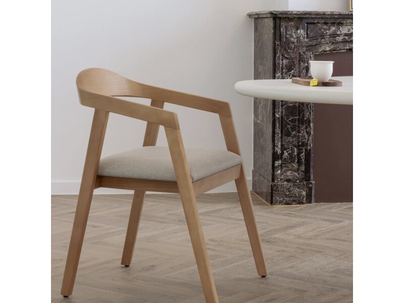 BNO Armand stoel in beukenhout met armleuningen – comfortabel design in naturel of bruin