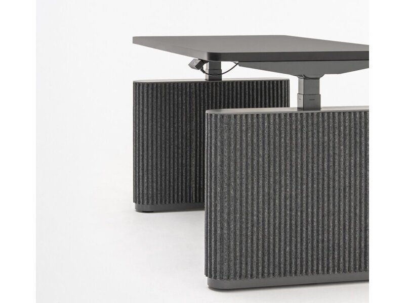 MDD Ogi Drive elektrisch verstelbaar bureau met PET-viltpanelen – ergonomisch, akoestisch en modern werkstation