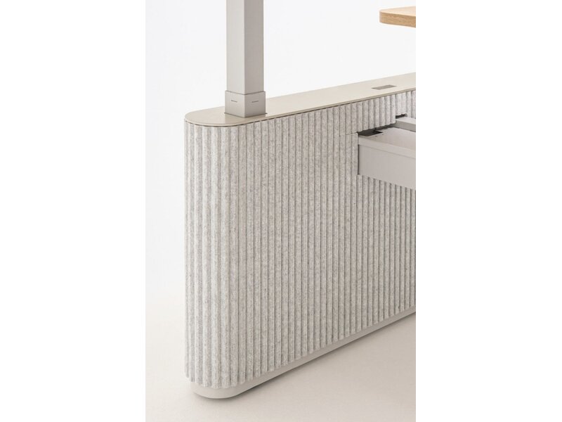 MDD Ogi Drive elektrisch verstelbaar zit-sta benchbureau met PET-viltpanelen – ergonomische en akoestische duo-werkplek