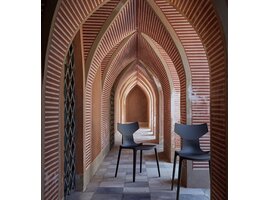 Kartell Re-Chair powered by Illy – chaise design empilable en matériau recyclé par Antonio Citterio