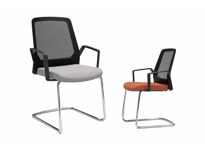 Interstuhl BuddyIS3 bezoekersstoel – design vergaderstoel met armleuningen